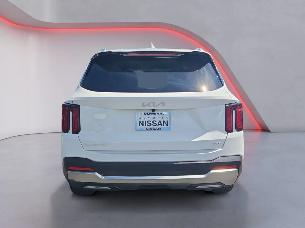 Used 2025 White Kia X-Line EX image 4