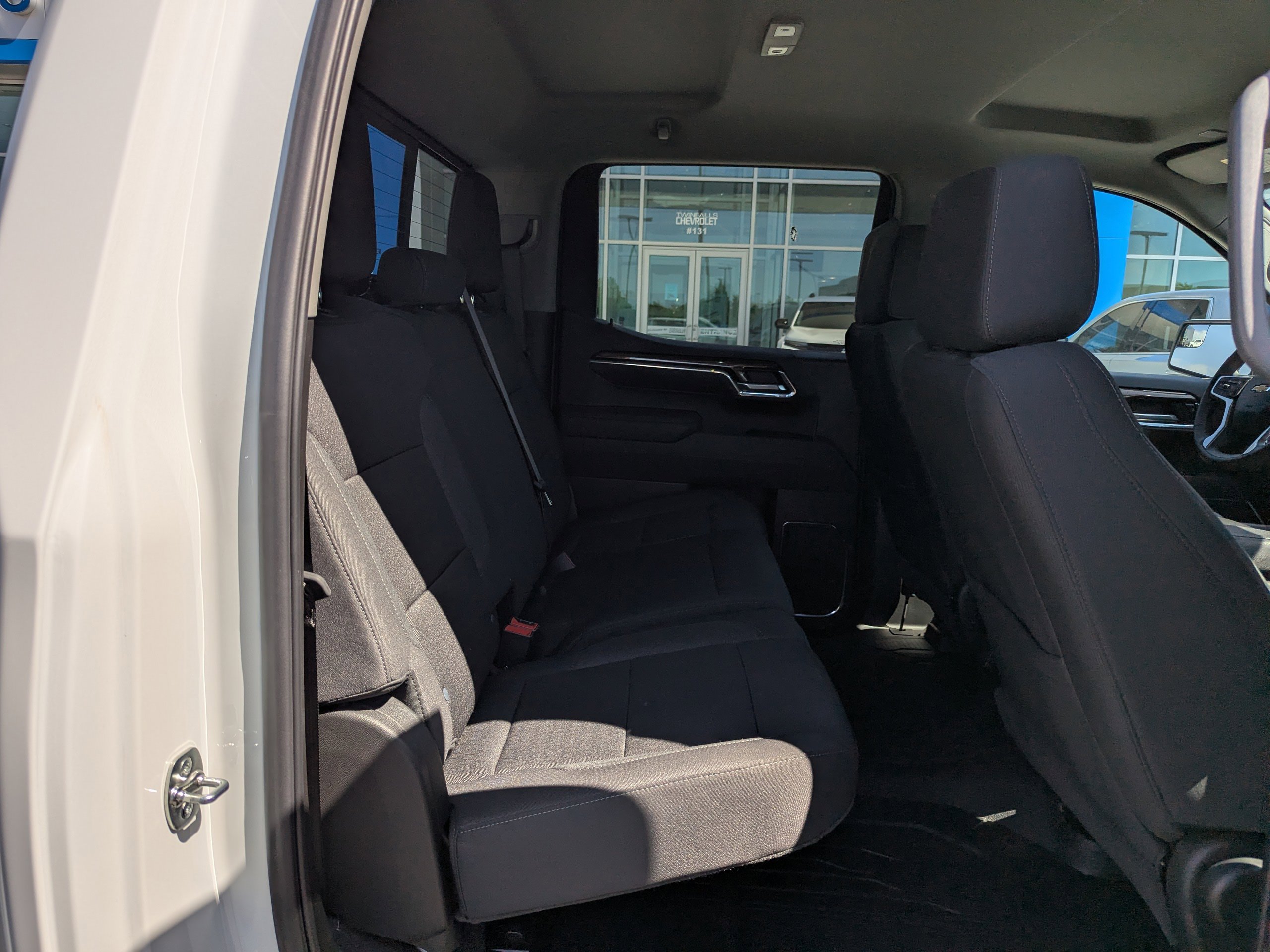 New 2025 Summit White Chevrolet LT image 37
