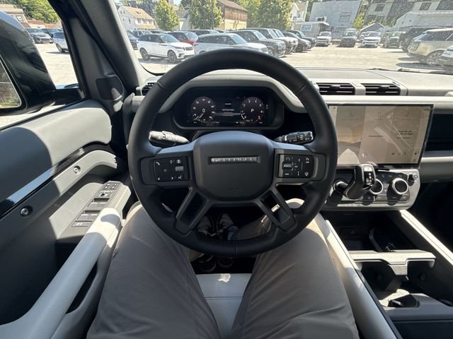 New 2026 Santorini Black Land Rover X-Dynamic SE image 13