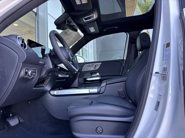 New 2026 White Mercedes-Benz GLB 250 image 11