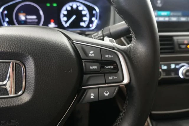 Used 2019 Radiant Red Metallic Honda Touring 2.0T image 15