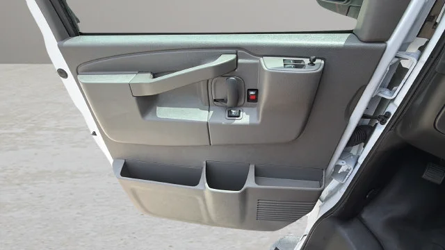 Used 2025 White Chevrolet Work Van image 19