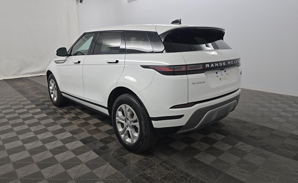 Used 2023 White Land Rover S image 4