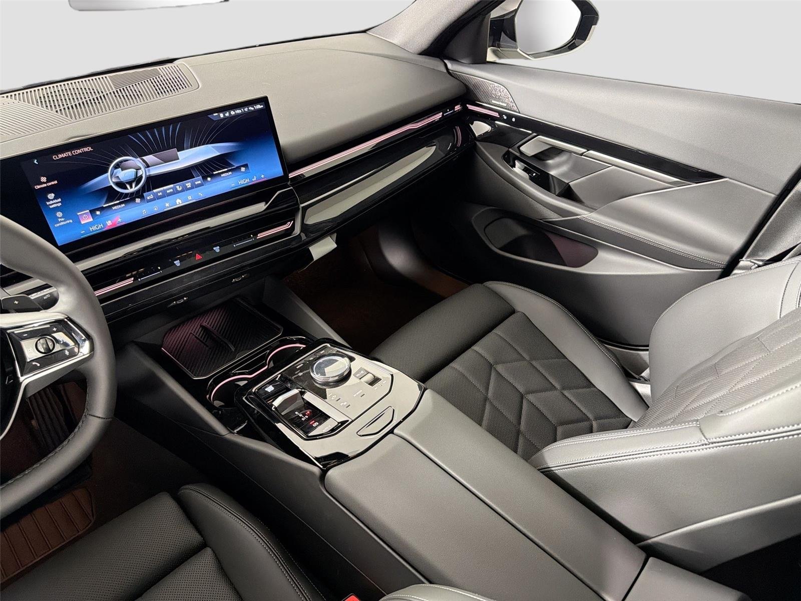New 2026 Black Sapphire Metallic BMW 530i xDrive image 25