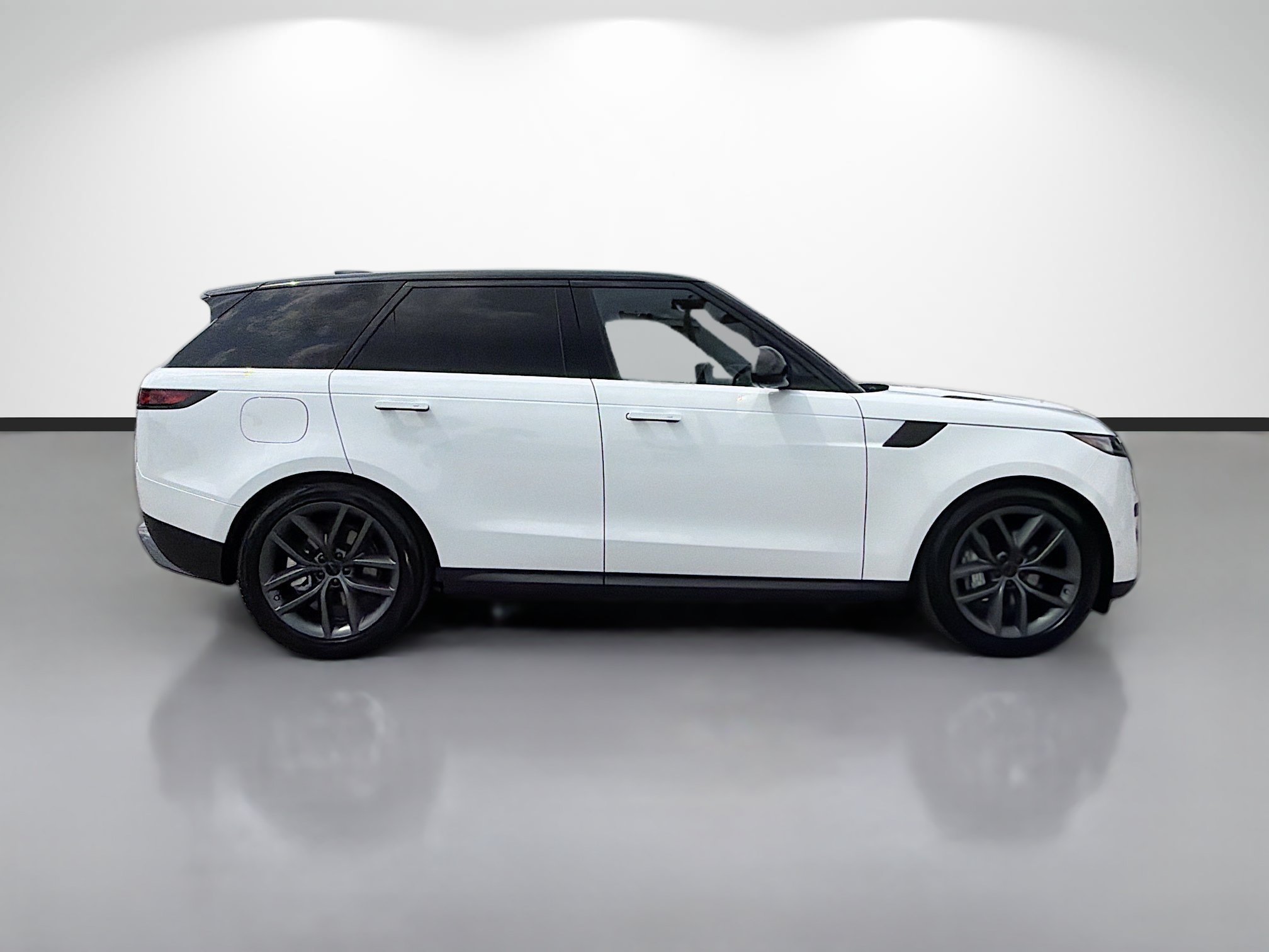 New 2026 Fuji White Land Rover SE image 6