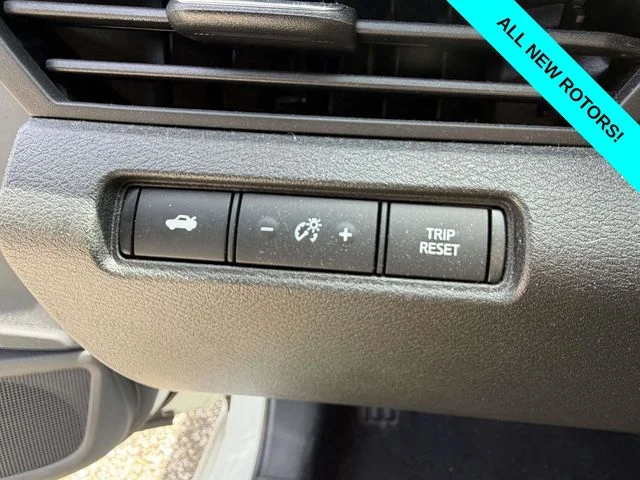 Used 2023 White Nissan 2.5 SV image 24