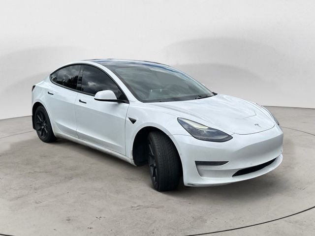 Used 2022 White Tesla Long Range image 3