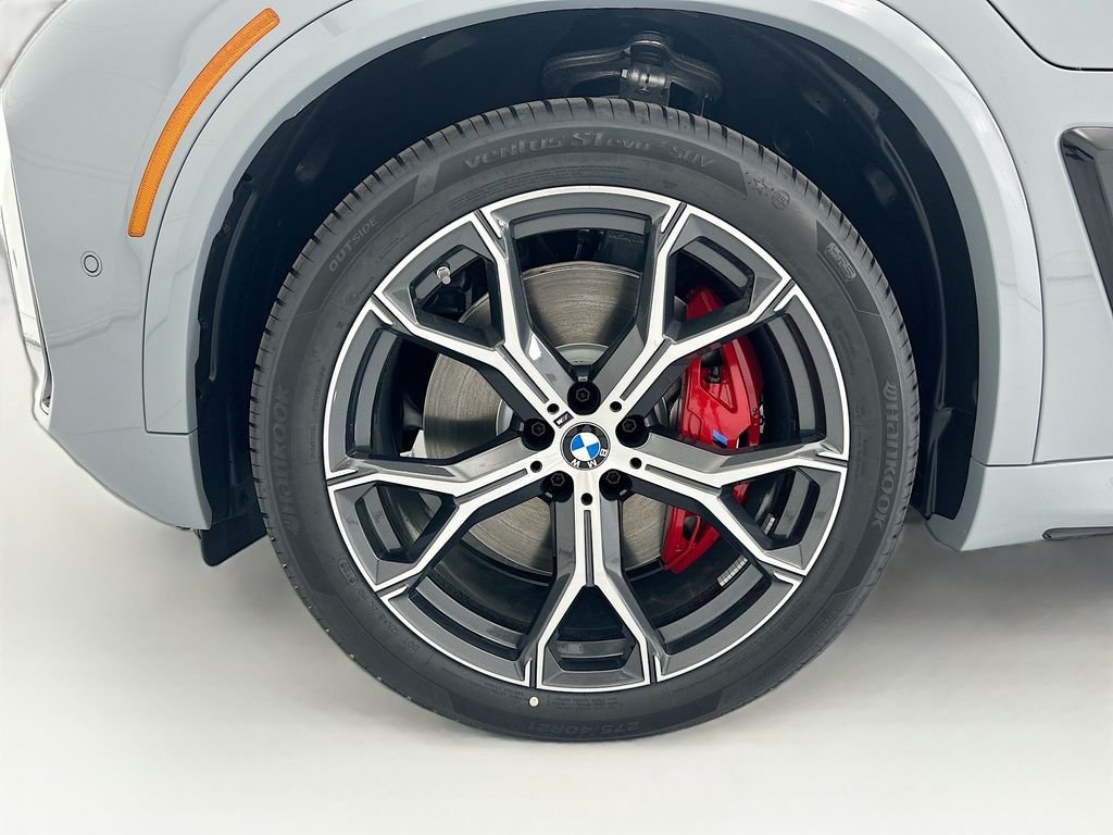 New 2026 Gray Metallic BMW xDrive50e image 29