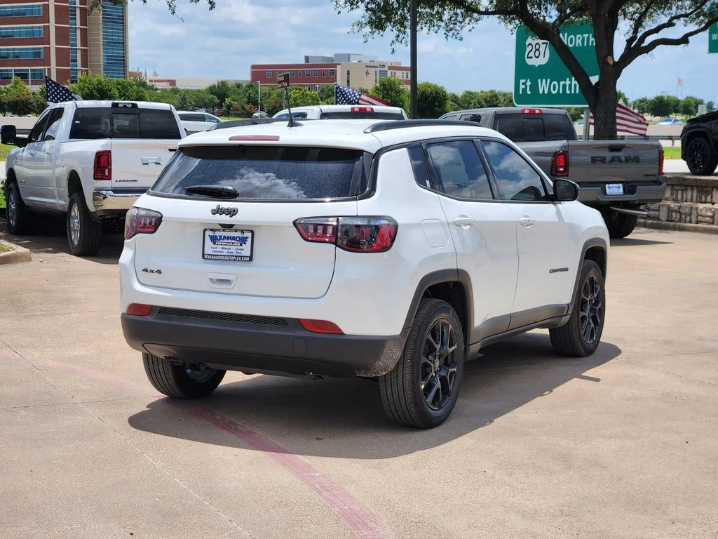 New 2026 Bright White Clear-Coat Exterior Paint Jeep Latitude image 4