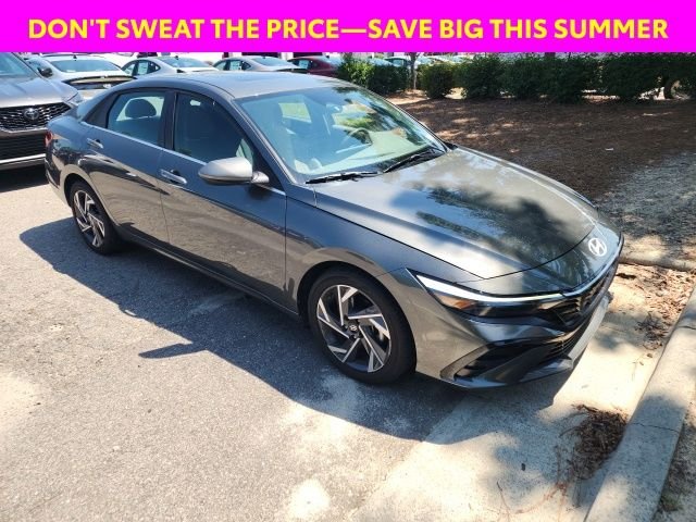 Used 2025 Gray Hyundai SEL Convenience image 1