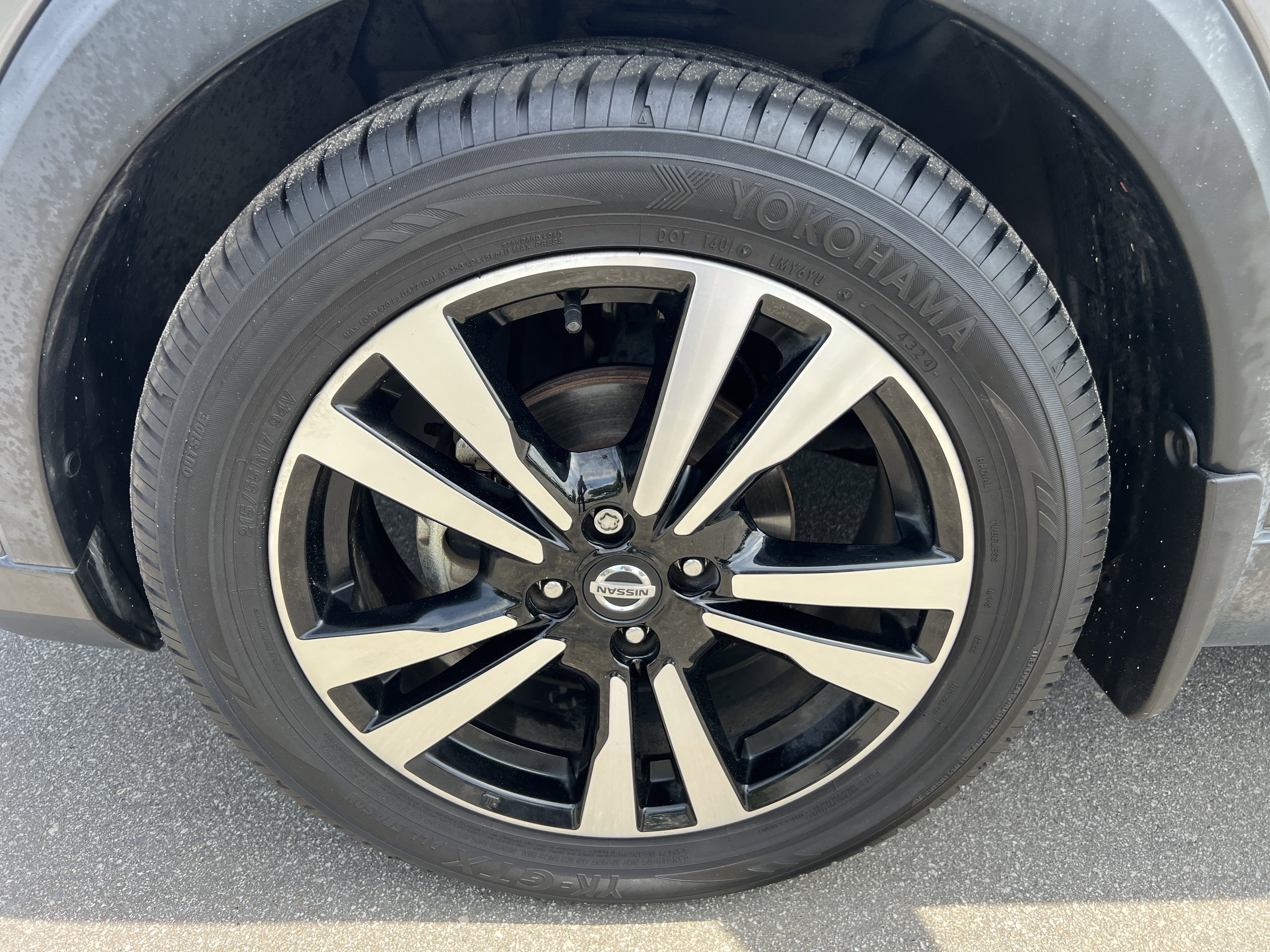 Used 2019 Gun Metallic Nissan SR image 9