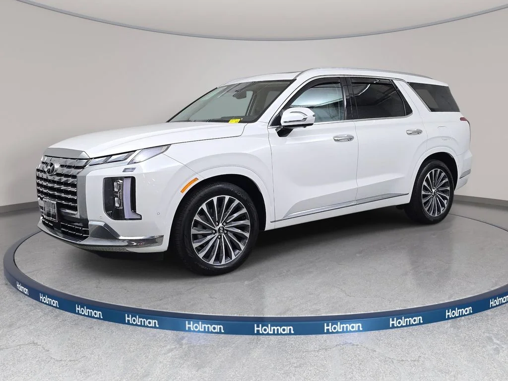 Used 2025 White Hyundai Calligraphy image 1