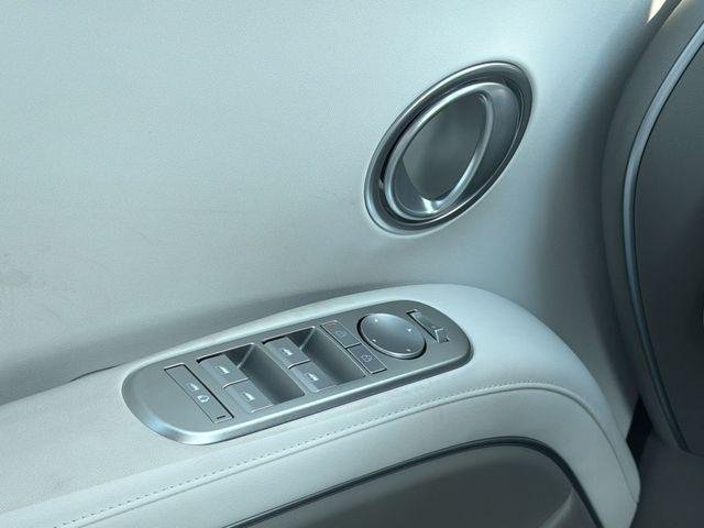 New 2026 White Hyundai SEL 7P image 17
