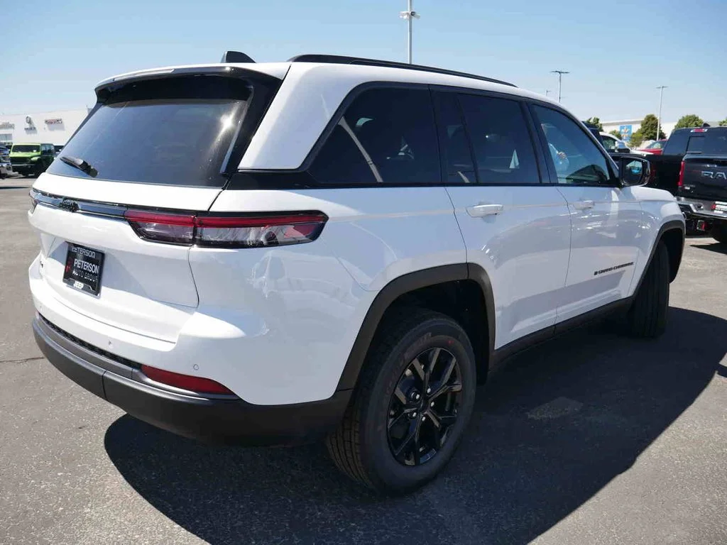 New 2026 White Jeep Altitude image 18