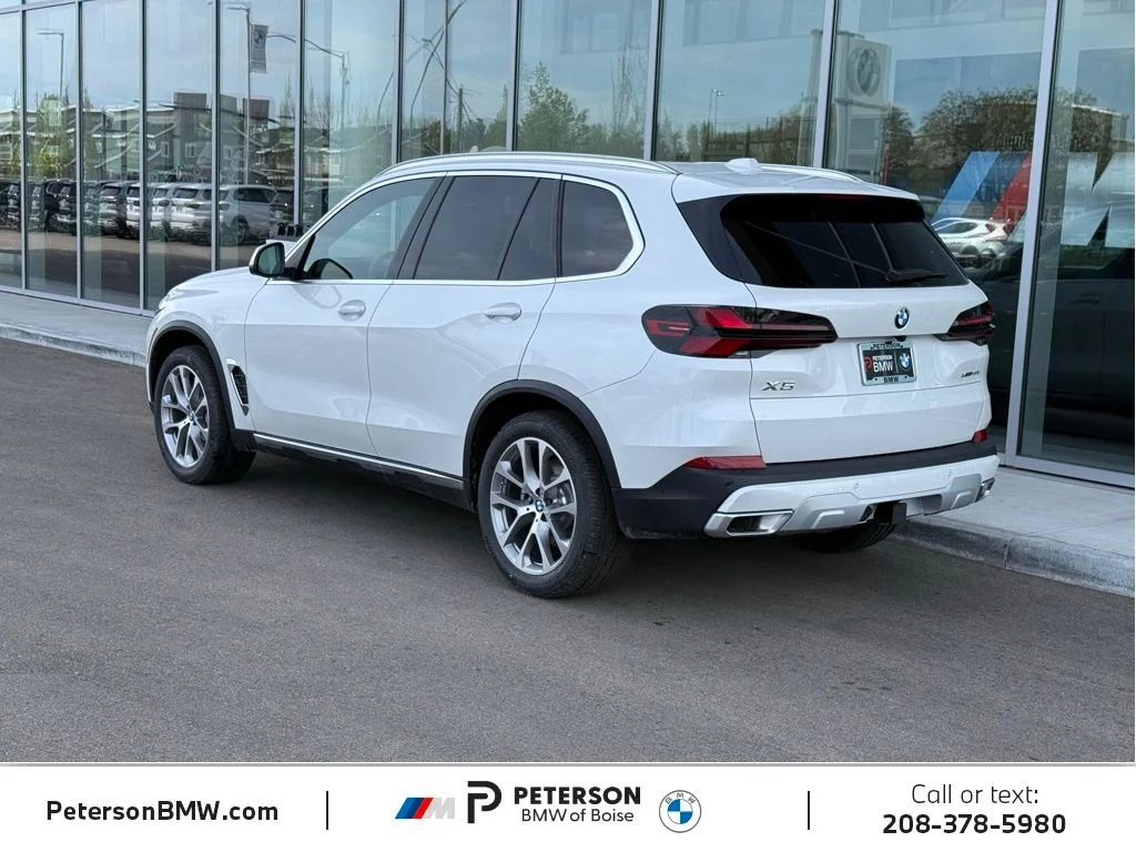 New 2026 White BMW xDrive40i image 3