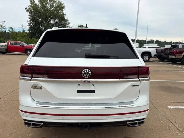 Used 2024 White Volkswagen 2.0T SEL Premium R-Line image 4