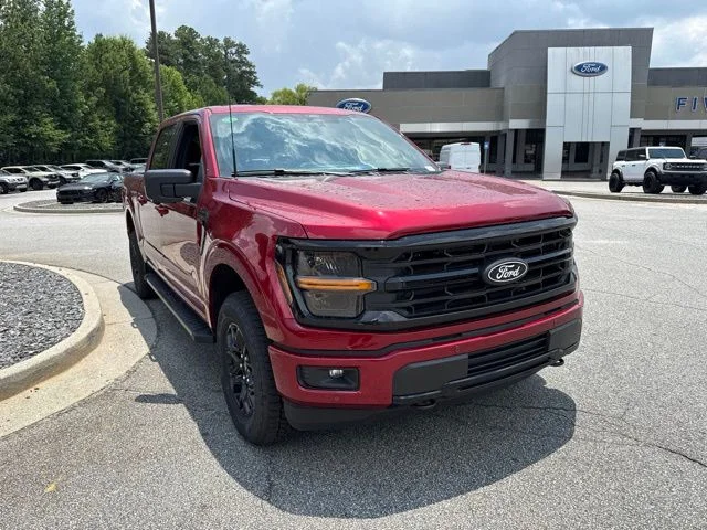 New 2026 Ruby Red Metallic Tinted Clearcoat Ford XLT image 3