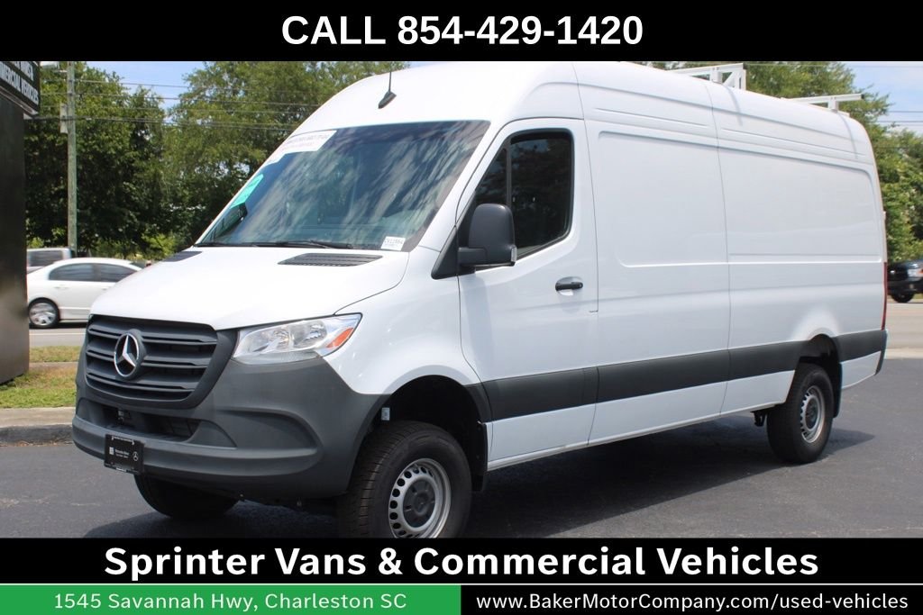 Used 2024 White Mercedes-Benz 170 Allwheel Drive image 2