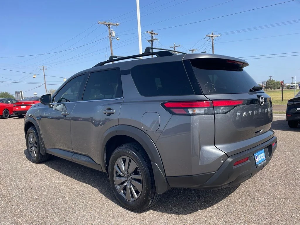 Used 2025 Gray Nissan SV image 5