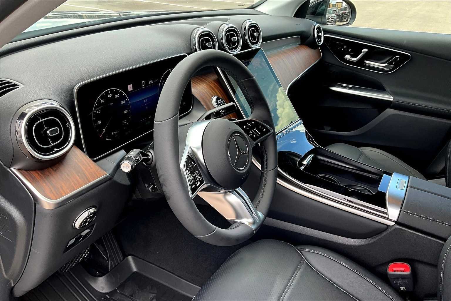 2025 Mercedes-Benz GLC Base - Photo 8