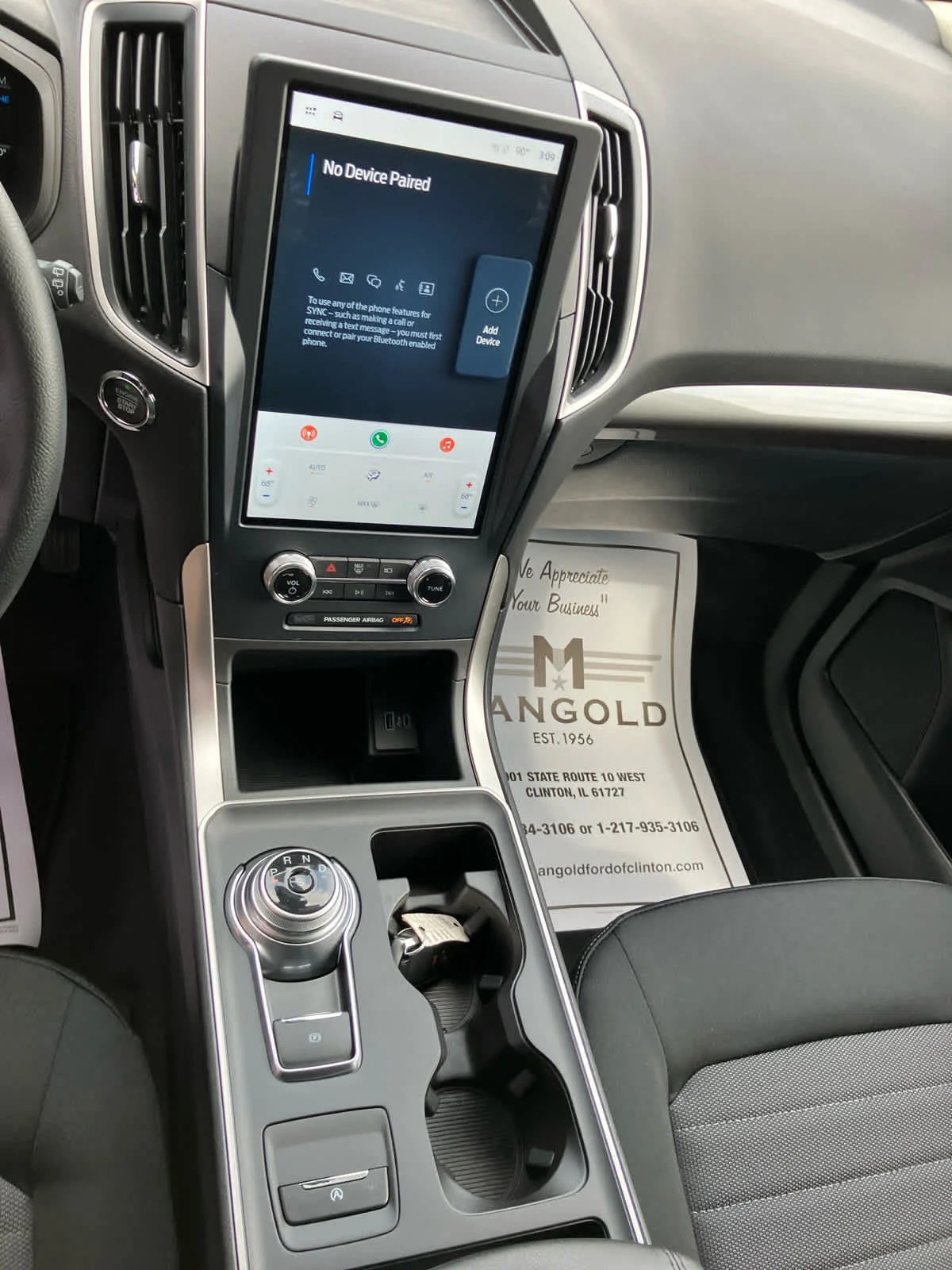 New 2023 Iconic Silver Metallic Ford SE image 11