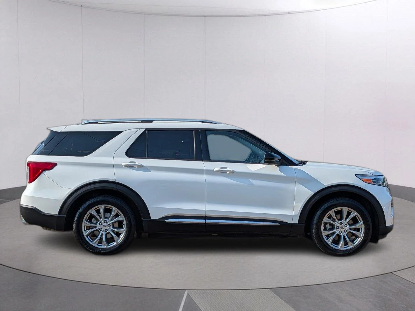 Used 2021 Star White Metallic Tri-Coat Ford Limited image 7