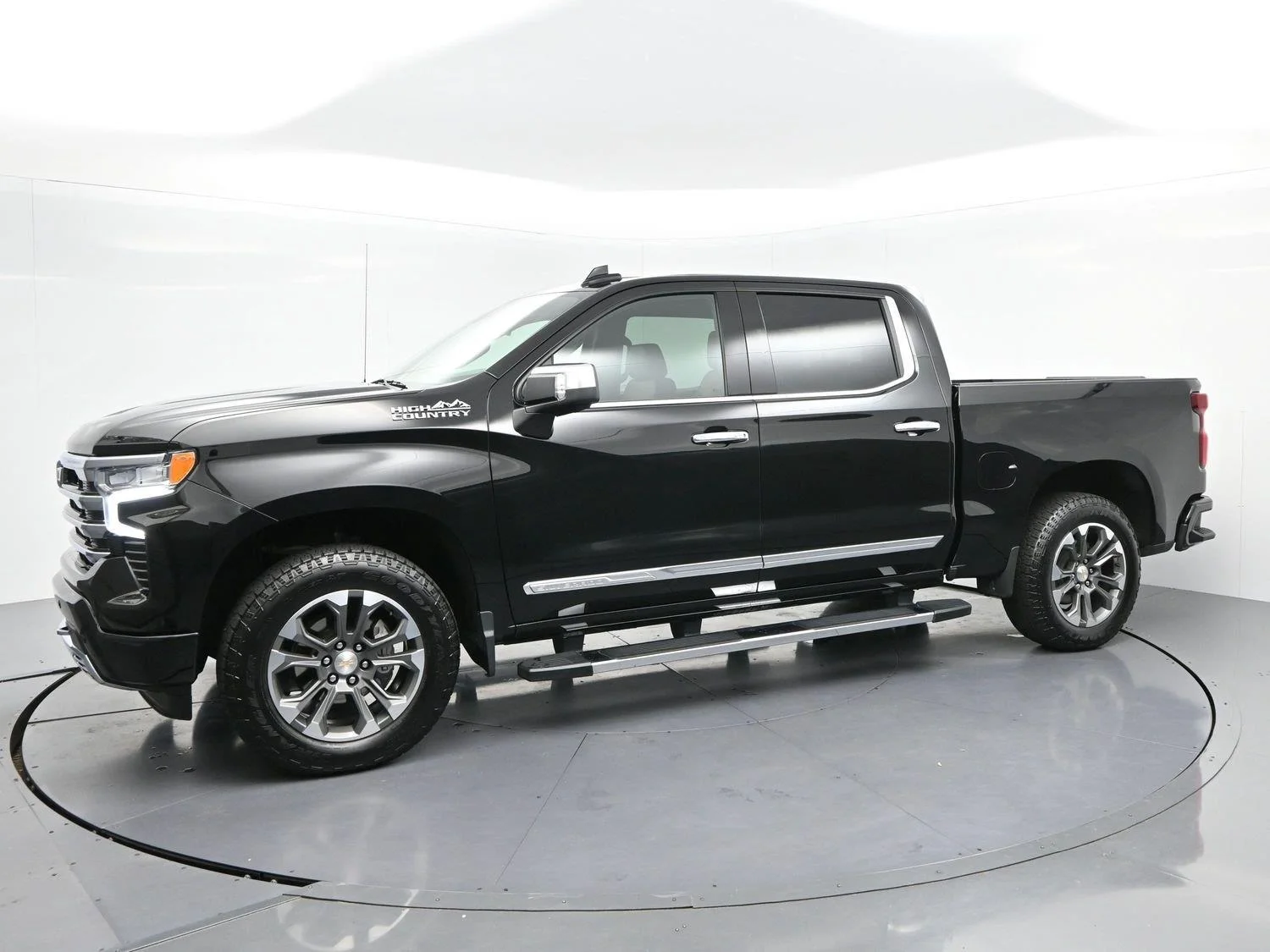 Used 2026 Black Chevrolet High Country image 4