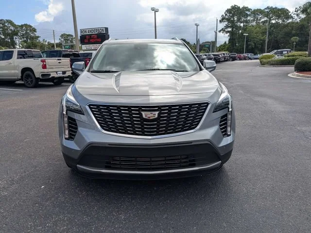 Used 2023 Argent Silver Metallic Cadillac Premium Luxury image 8