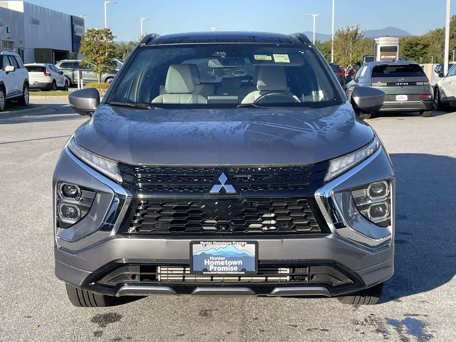 Used 2024 Mercury Gray Metallic Mitsubishi SEL image 23