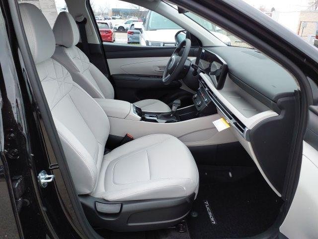 New 2026 Phantom Black Hyundai SE image 13