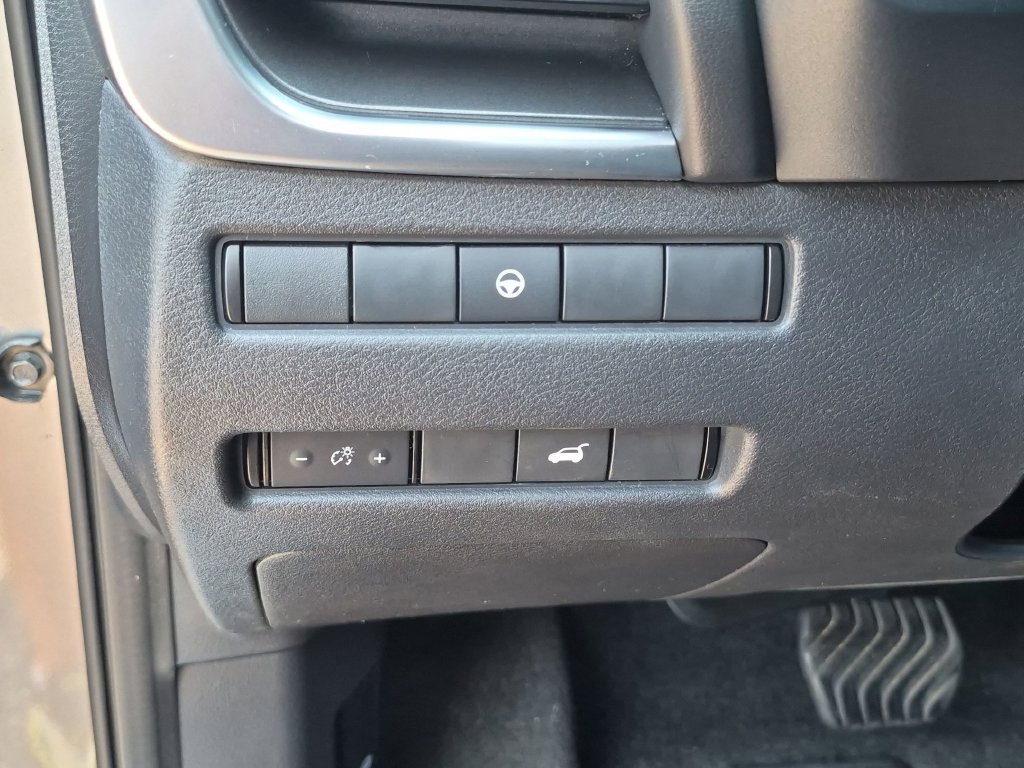 Used 2021 Gray Nissan SV image 22