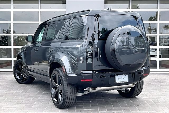 New 2026 Carpathian Grey LAND ROVER X-Dynamic SE image 3