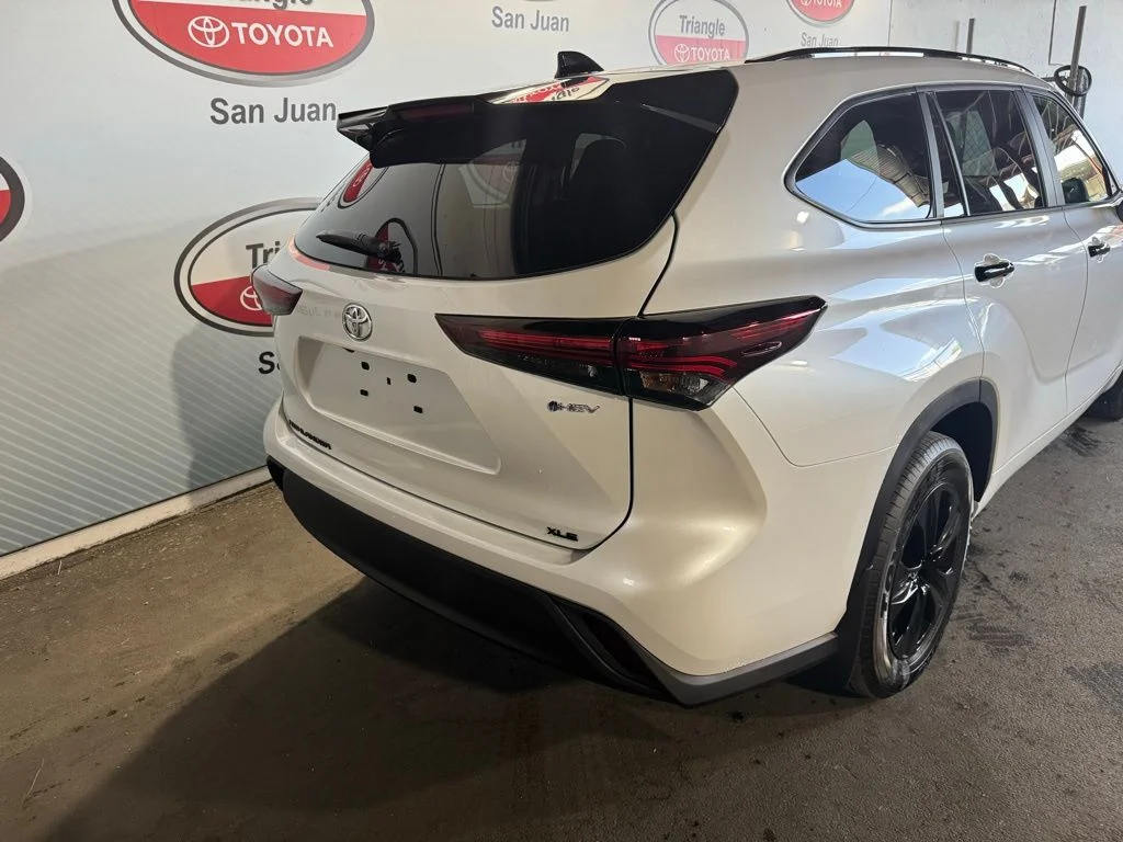 New 2025 Beige Toyota XLE image 21