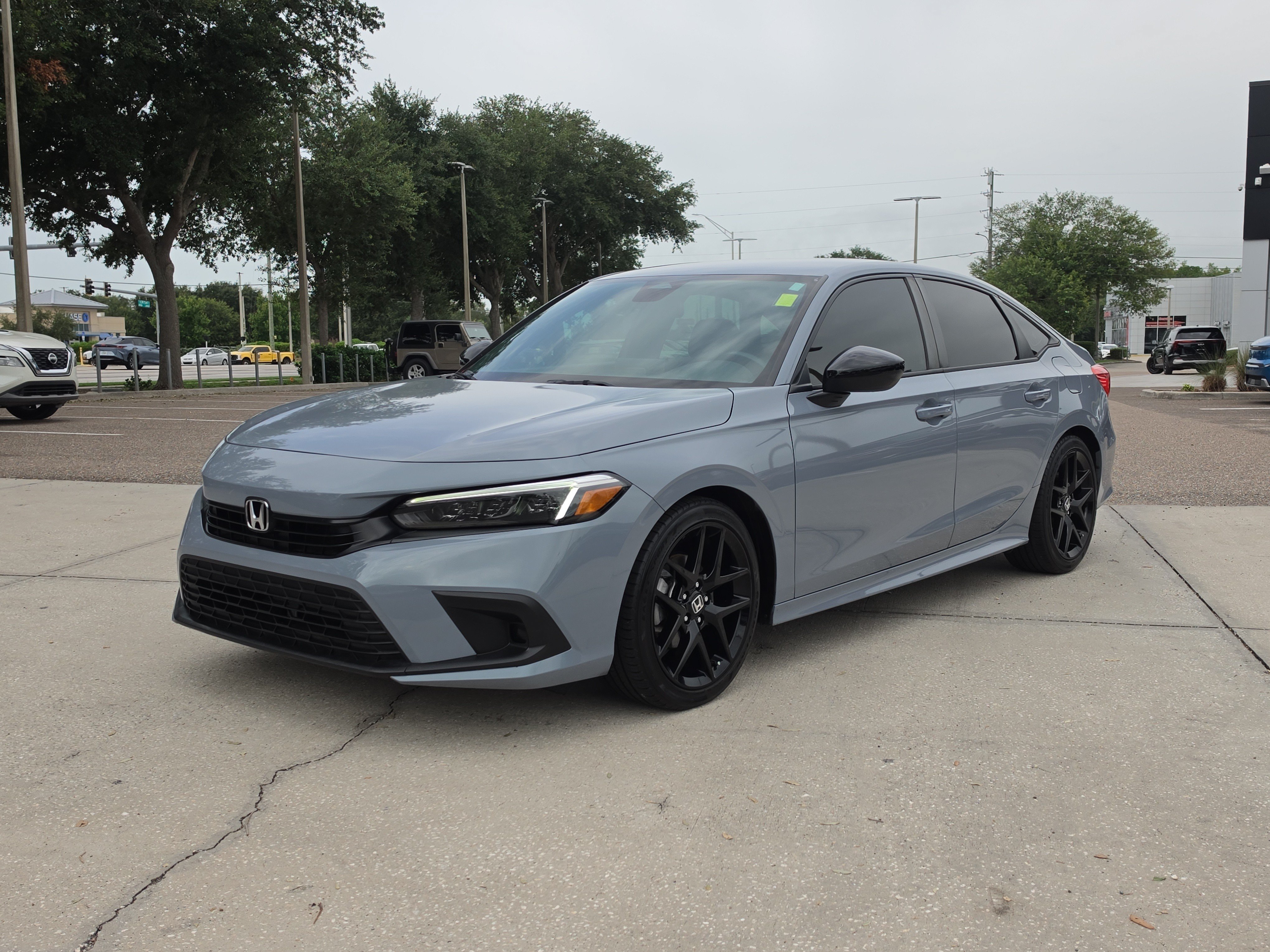 Used 2024 Morning Mist Metallic Honda Sport image 4