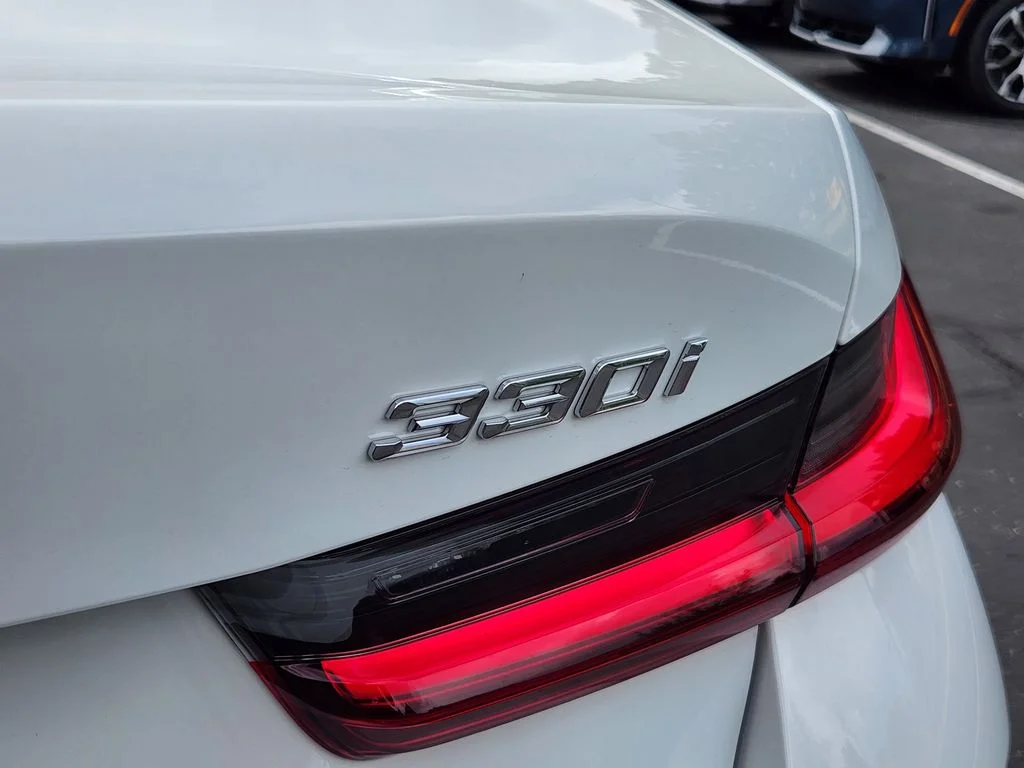 New 2026 Alpine White BMW 330i xDrive image 19
