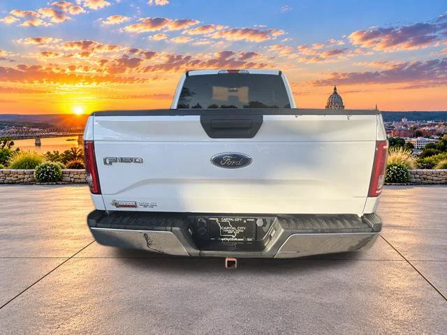 Used 2017 White Ford XLT image 4