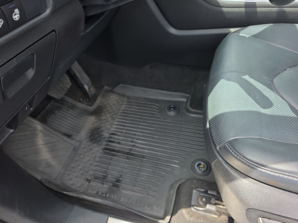 Used 2023 Magnetic Gray Metallic Toyota Platinum image 17