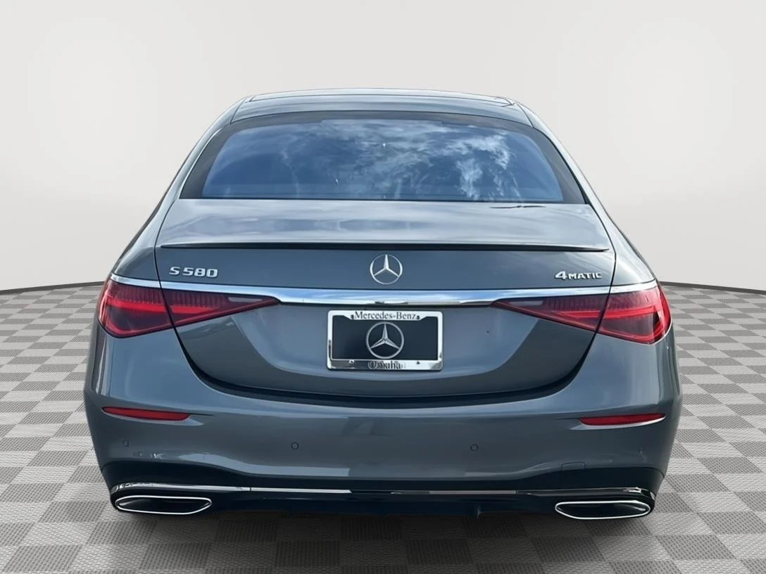 New 2026 Selenite Grey Metallic Mercedes-Benz S 580 image 4