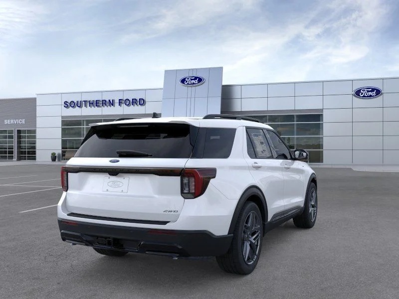 New 2026 Star White Metallic Tri-Coat Ford ST-Line image 9