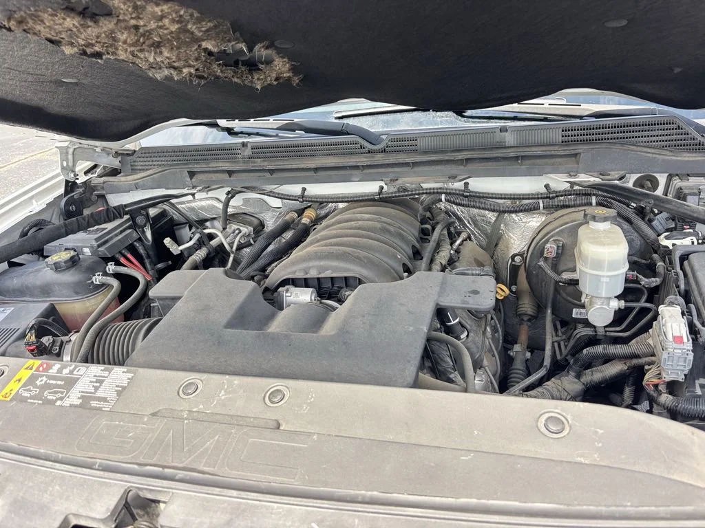 Used 2018 WHITE FROST TRICOAT GMC SLT image 15