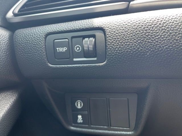 Used 2019  Honda Sport image 17