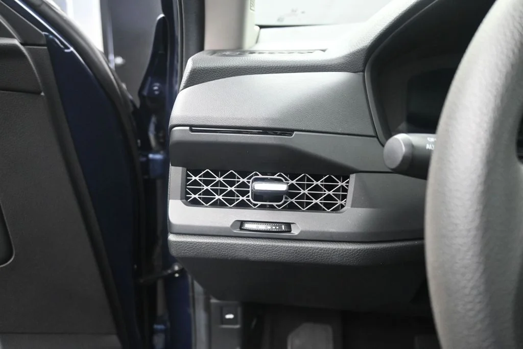 Used 2025  Honda SE image 21
