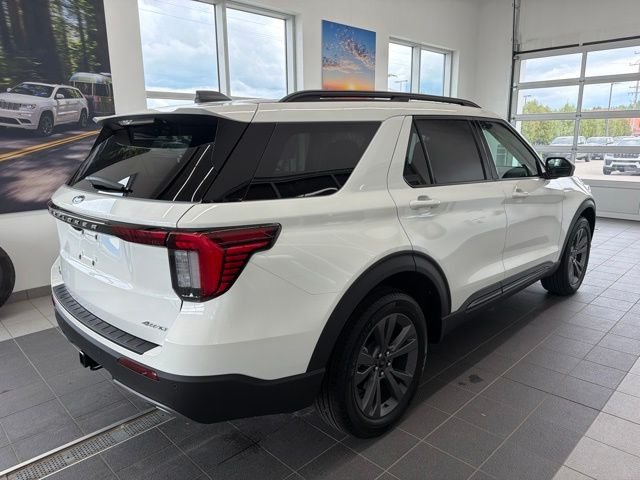 New 2026 Star White Metallic Tri-Coat Ford Active image 12