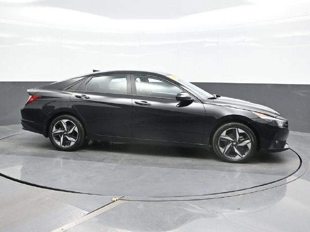 Used 2023 Black Hyundai SEL image 8