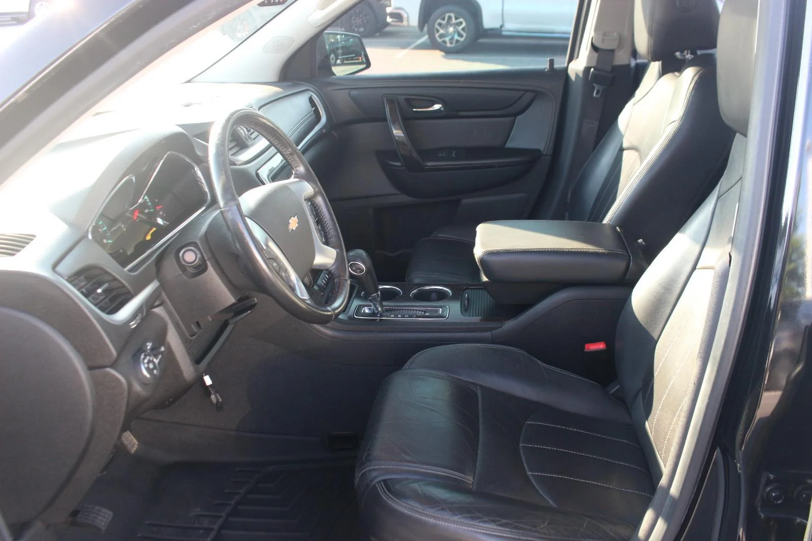 Used 2016 MOSAIC BLACK METALLIC Chevrolet LTZ image 17