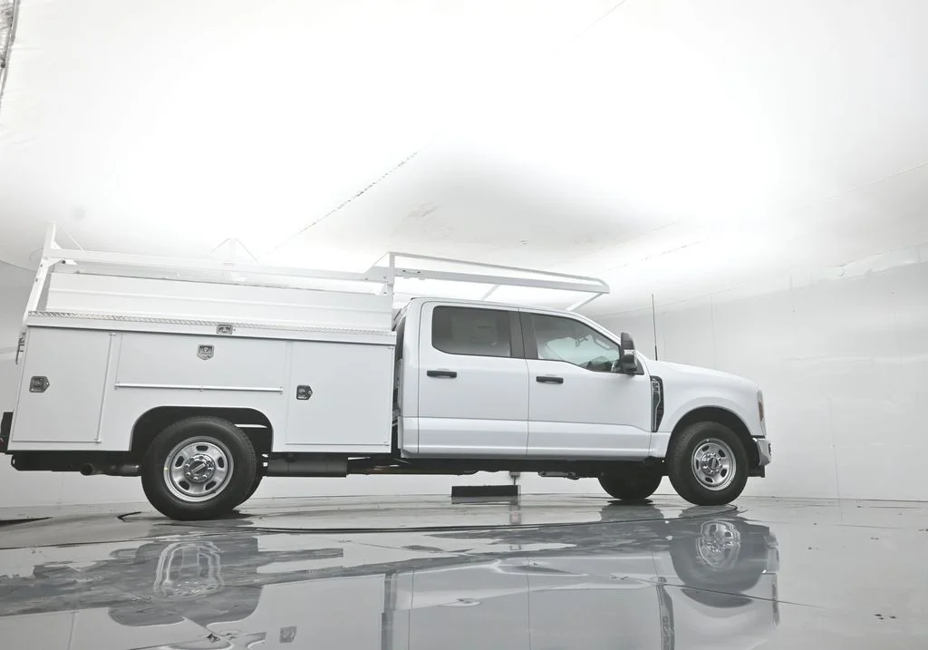 New 2026 Oxford White Ford XL image 6