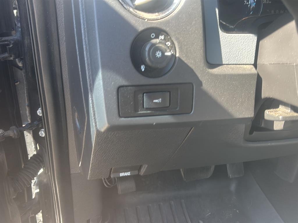 Used 2013 Tuxedo Black Metallic Ford XLT image 11