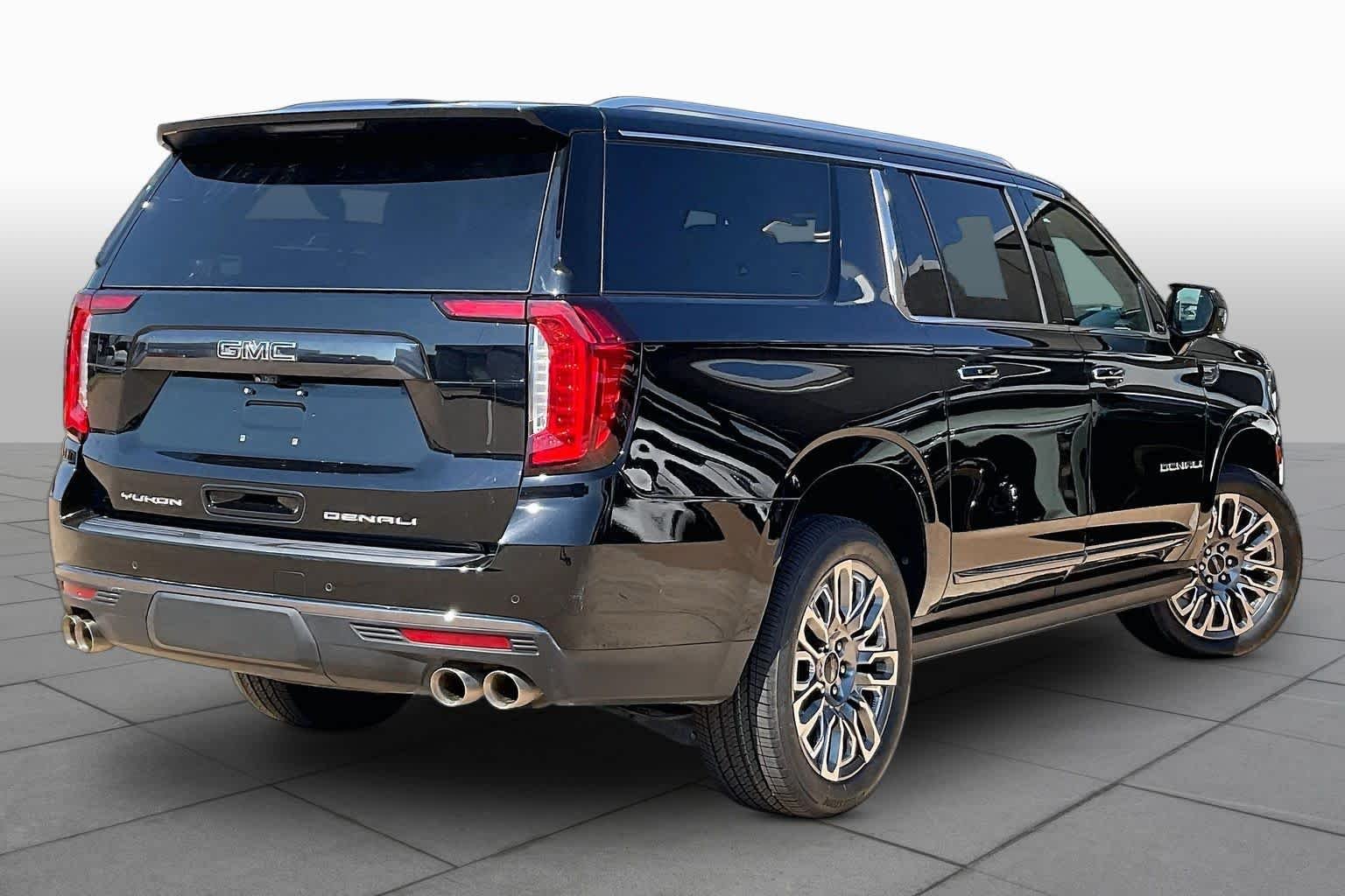 Used 2023 Onyx Black GMC Denali Ultimate image 14