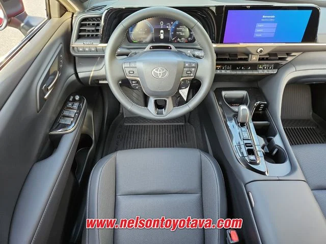 2025 Toyota Crown Signia Limited - Photo 7