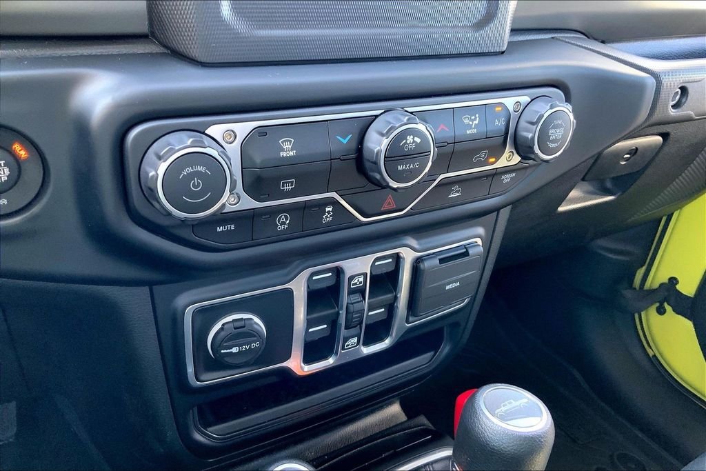 Used 2023 Yellow Jeep Sport S image 15
